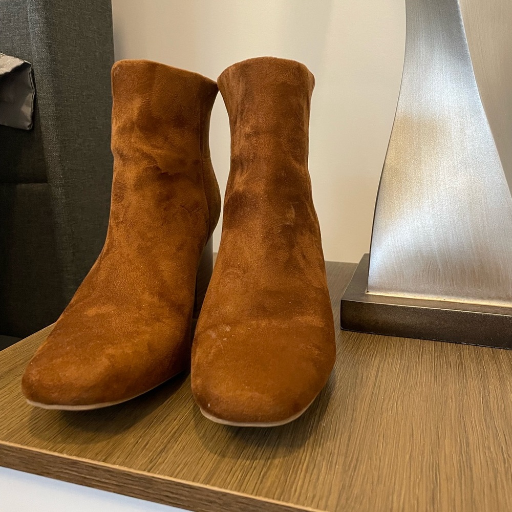 Saddle suede ankle boots